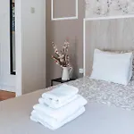 Гостевой дом Daniela's Central 202 *